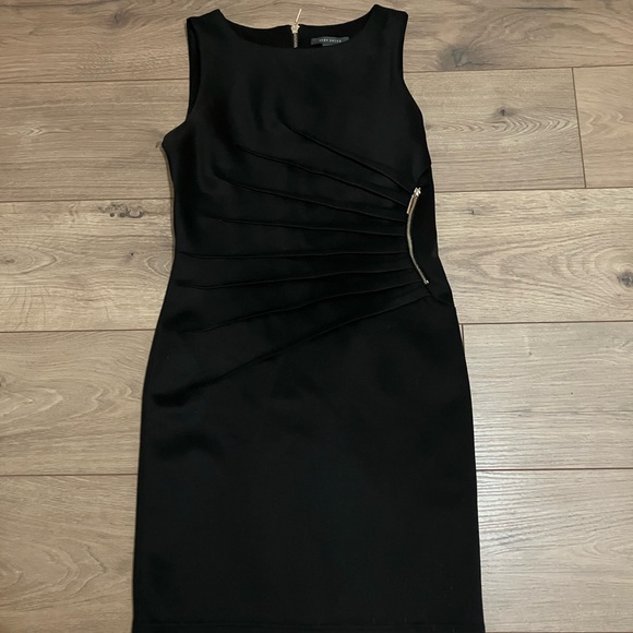 Suzy Shier Dresses & Skirts - 🌸Suzy Shier Black Sleeveless Sheath Dress with Asymmetrical Pleat and Zip Detail